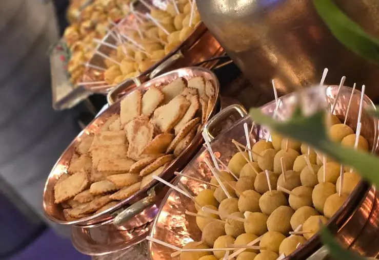 Finger food em mini porções elegantes para coquetel corporativo